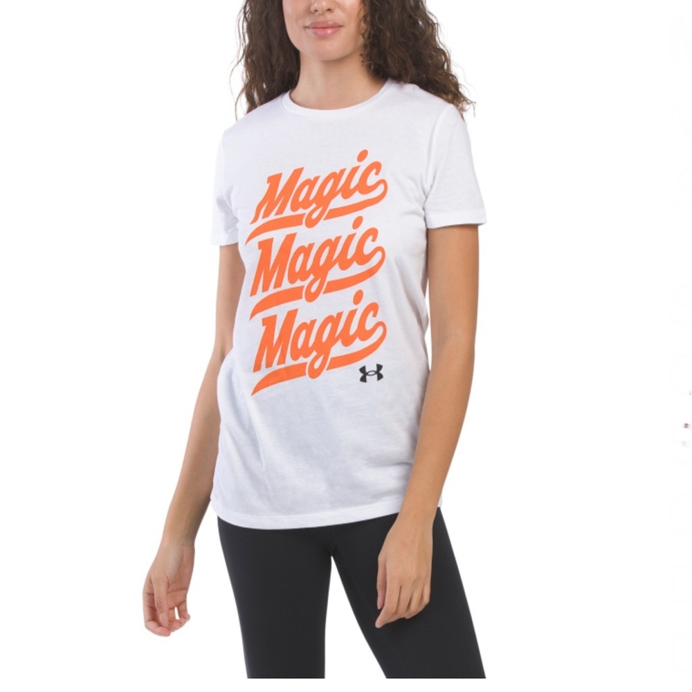 NWTS Under Armour Magic Short Sleeve Shirt. Women’s Size Large.